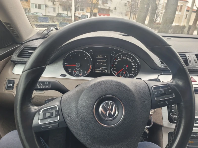 VW Passat, снимка 1 - Автомобили и джипове - 49240904