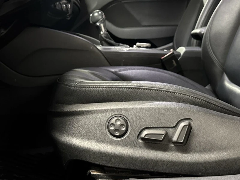 Audi A4 * 4dr Sdn quattro 2.0T Progressiv | Premium Packag, снимка 15 - Автомобили и джипове - 52753187