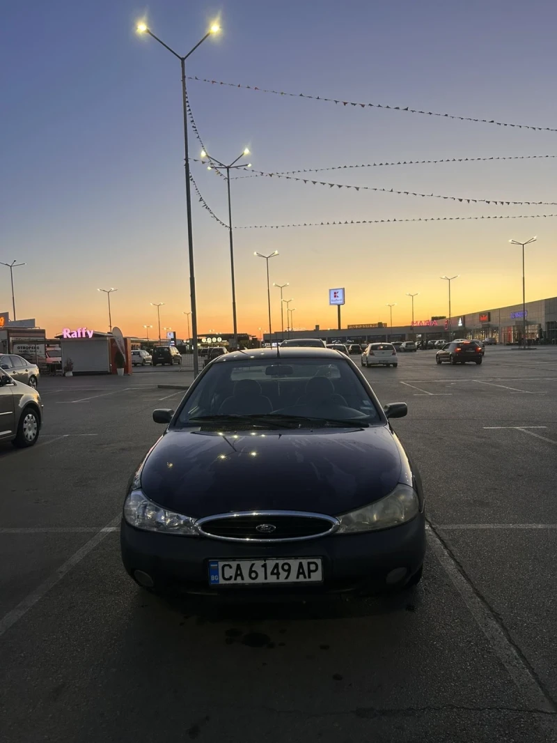 Ford Mondeo 1, 8D