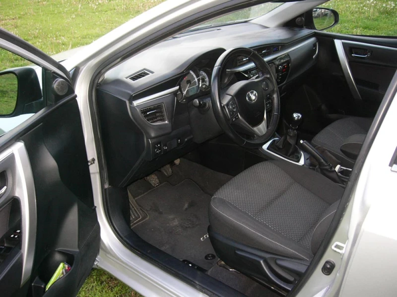 Toyota Corolla 1.4 D-4D Luna, снимка 12 - Автомобили и джипове - 53226067