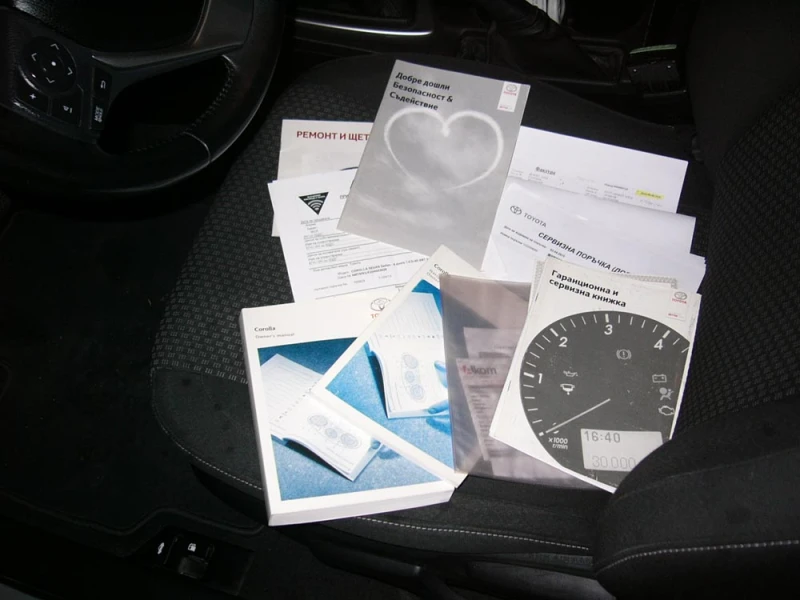 Toyota Corolla 1.4 D-4D Luna, снимка 16 - Автомобили и джипове - 53226067