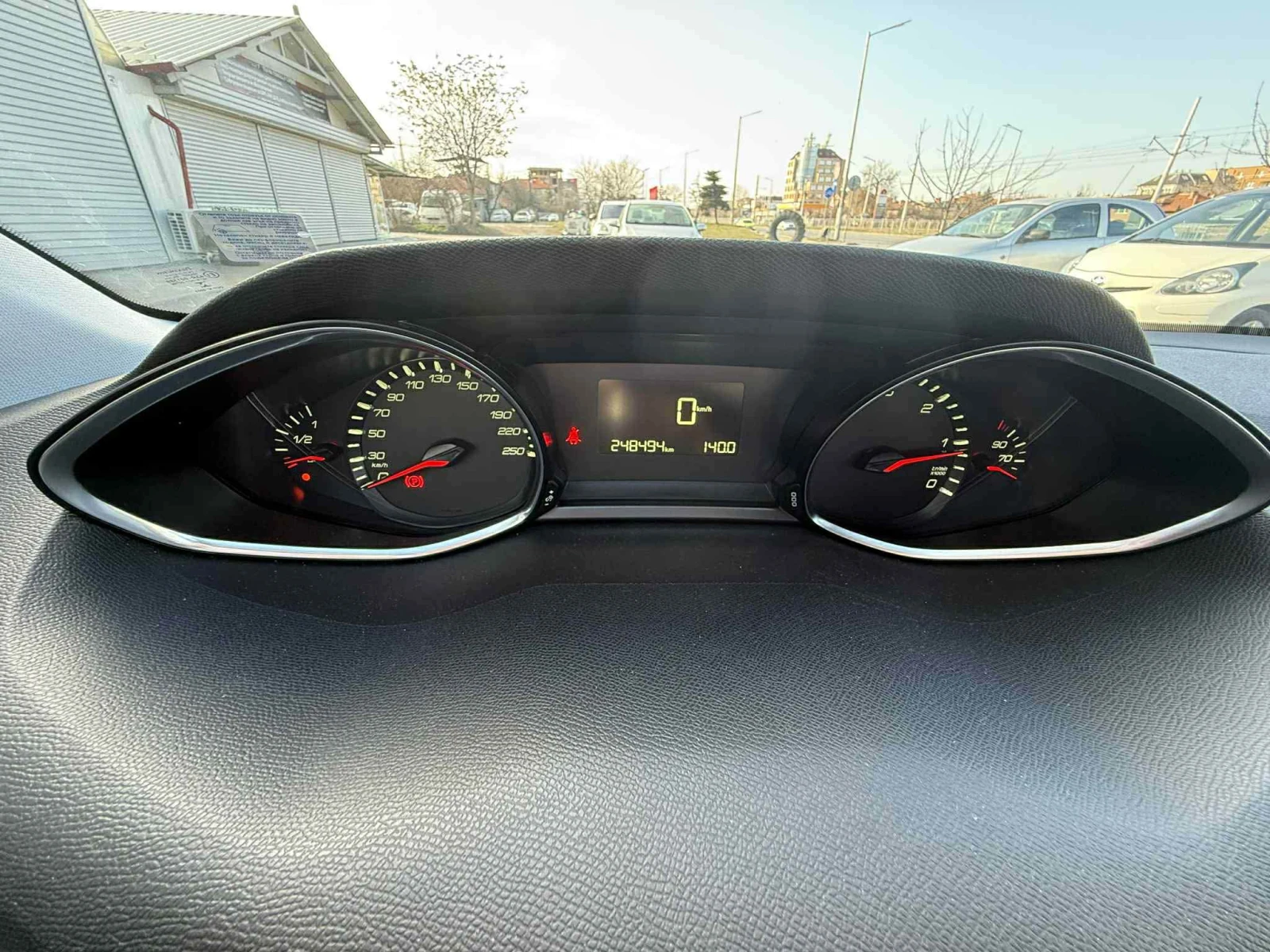 Peugeot 308 1.6 HDI* LED* TOP* NAVI* Euro 5, снимка 8 - Автомобили и джипове - 53872180