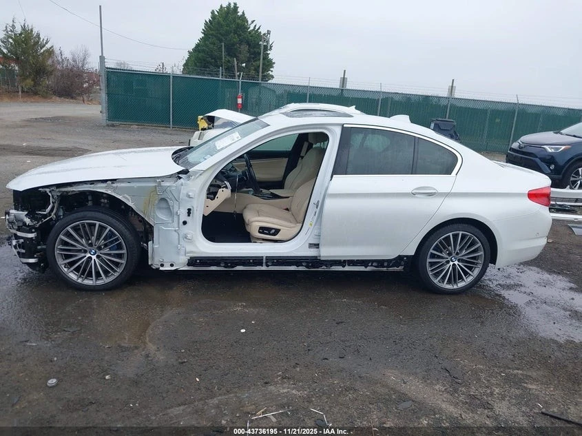 BMW 540 XDRIVE С РЕГИСТРАЦИЯ & АВТО КРЕДИТ , снимка 3 - Автомобили и джипове - 54032347