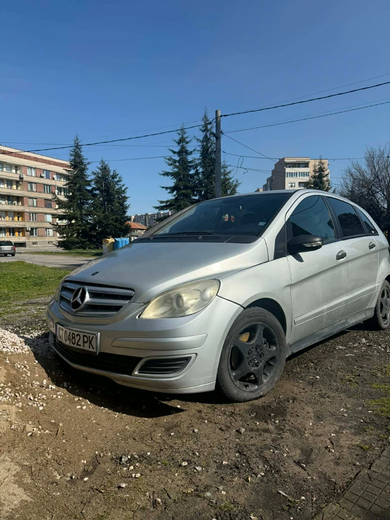 Mercedes-Benz B 180
