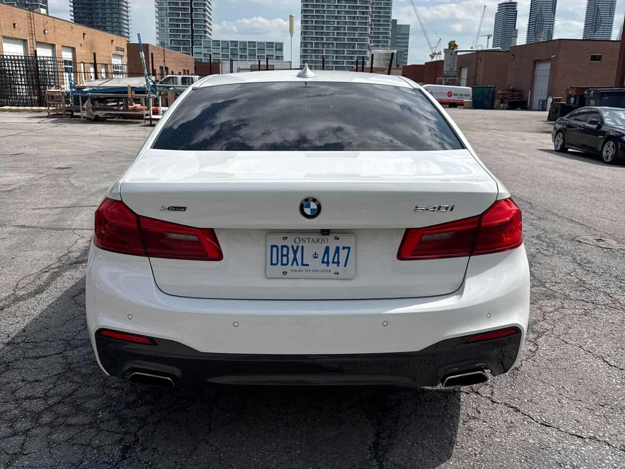 BMW 540 540i xDrive  CARFAX, снимка 4 - Автомобили и джипове - 54509297