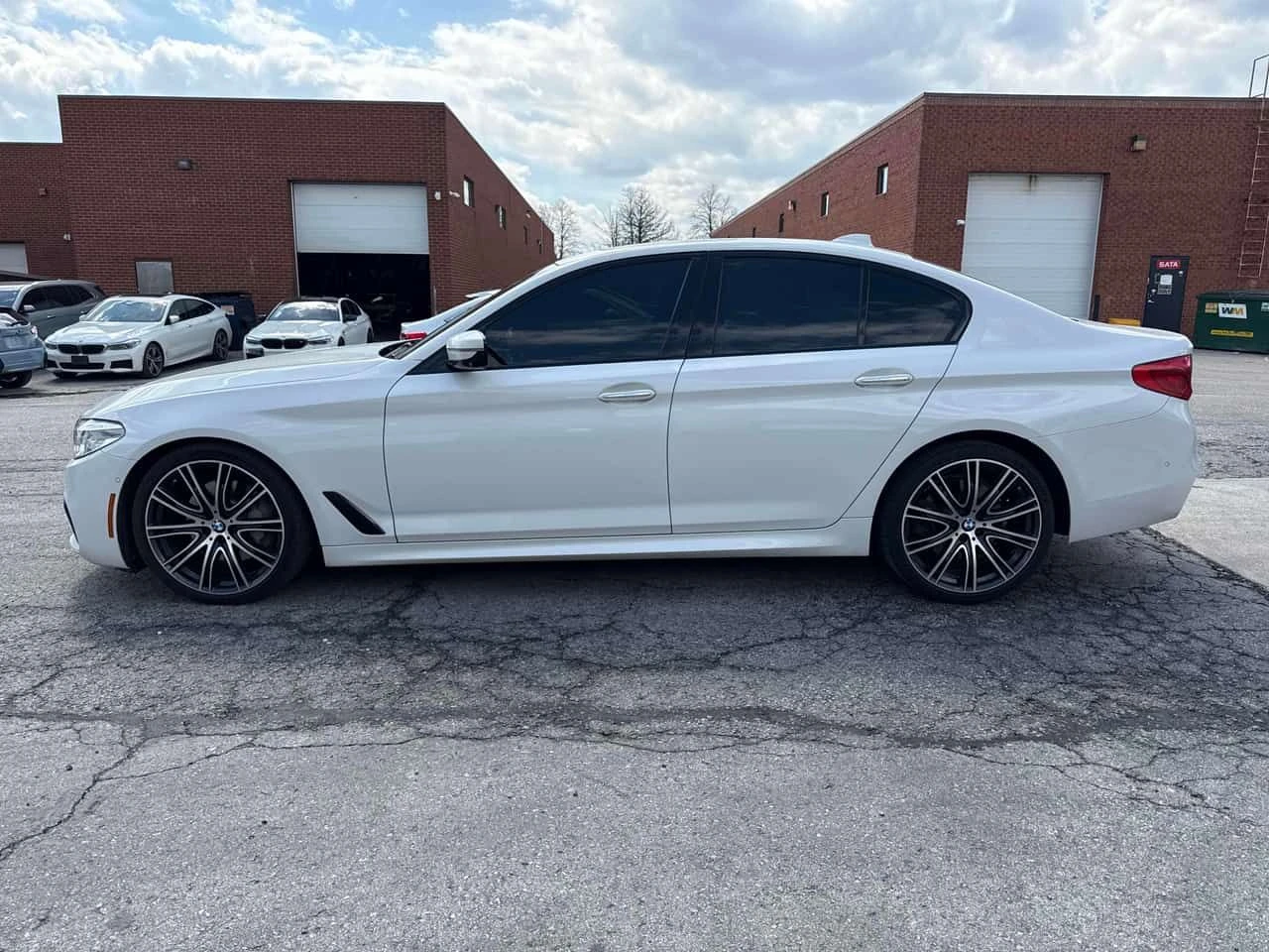 BMW 540 540i xDrive  CARFAX, снимка 2 - Автомобили и джипове - 54509297