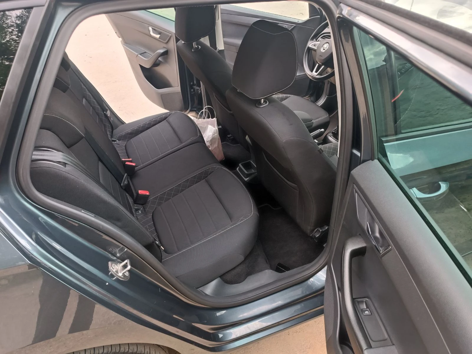 Skoda Fabia 1.2TSI - 4ри цилиндъра, снимка 9 - Автомобили и джипове - 54577590