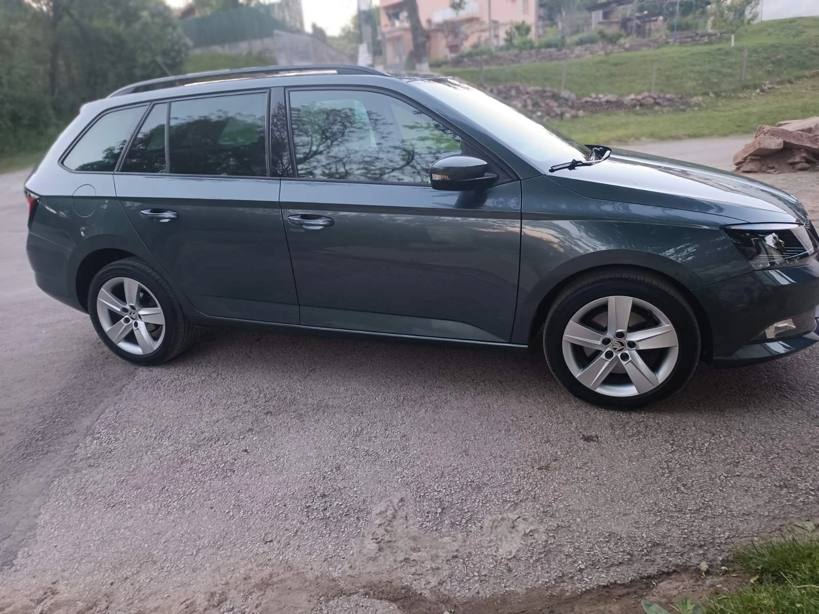 Skoda Fabia 1.2TSI - 4ри цилиндъра, снимка 3 - Автомобили и джипове - 54577590