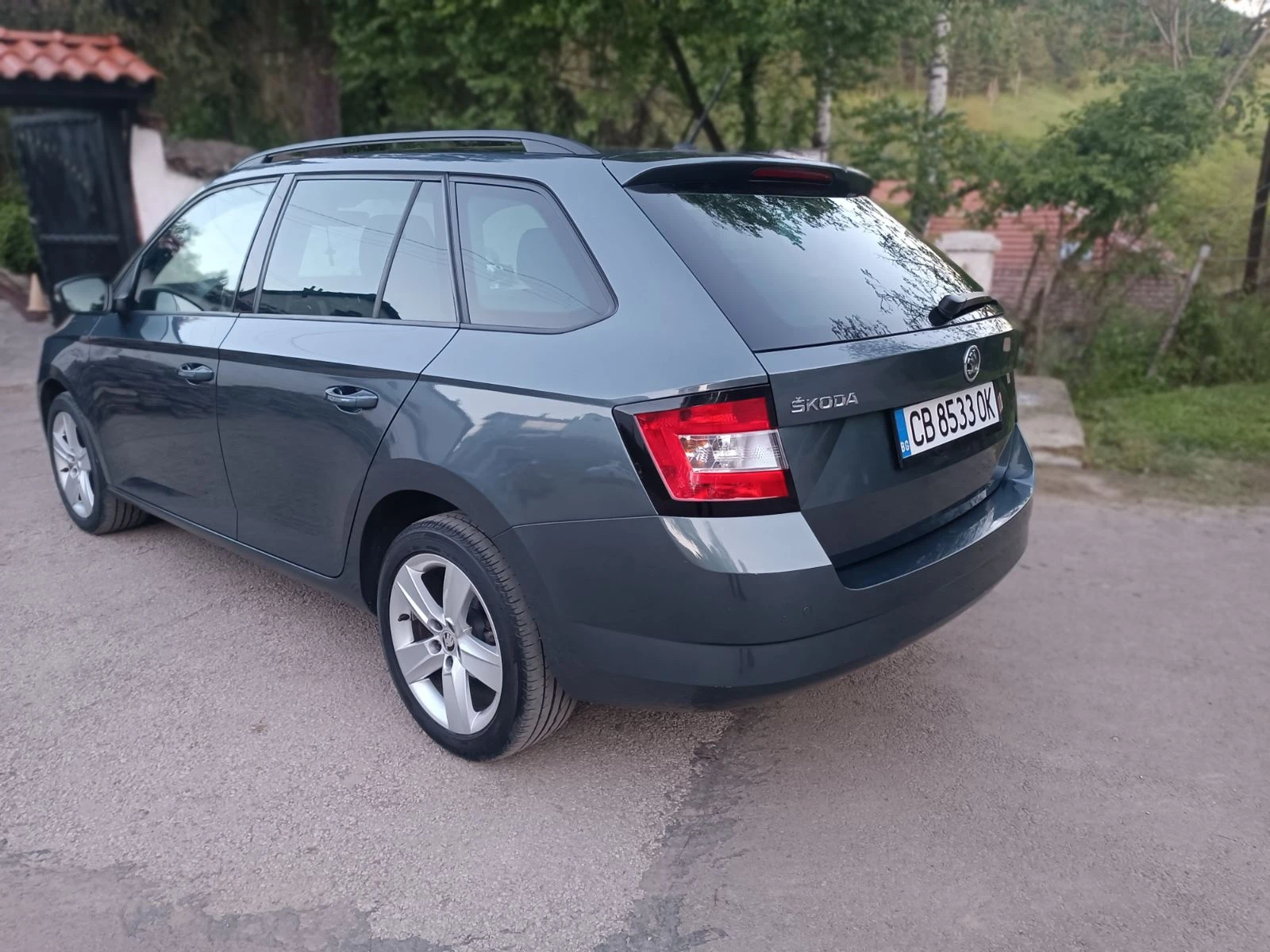 Skoda Fabia 1.2TSI - 4ри цилиндъра, снимка 5 - Автомобили и джипове - 54577590