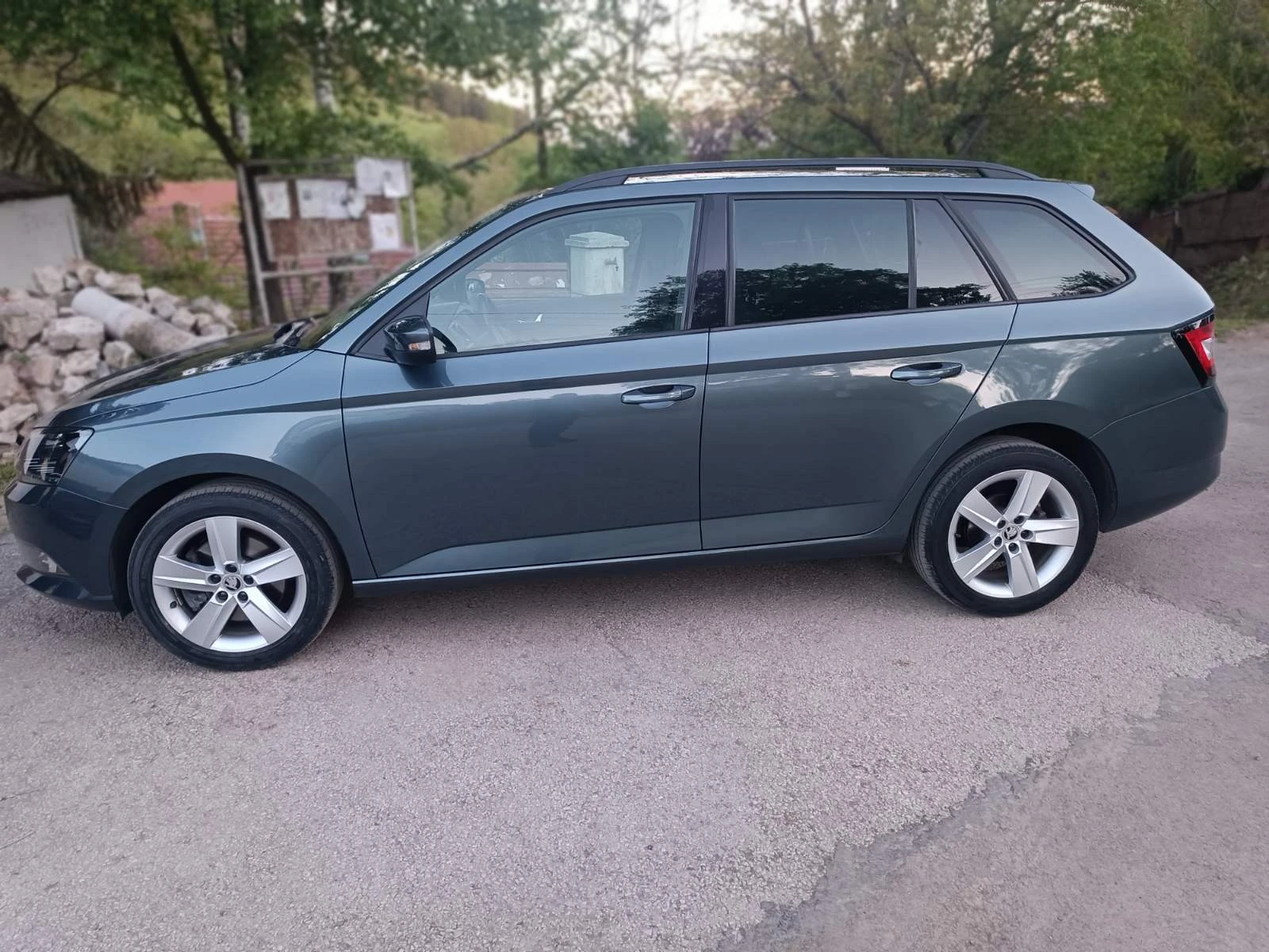 Skoda Fabia 1.2TSI - 4ри цилиндъра, снимка 4 - Автомобили и джипове - 54577590