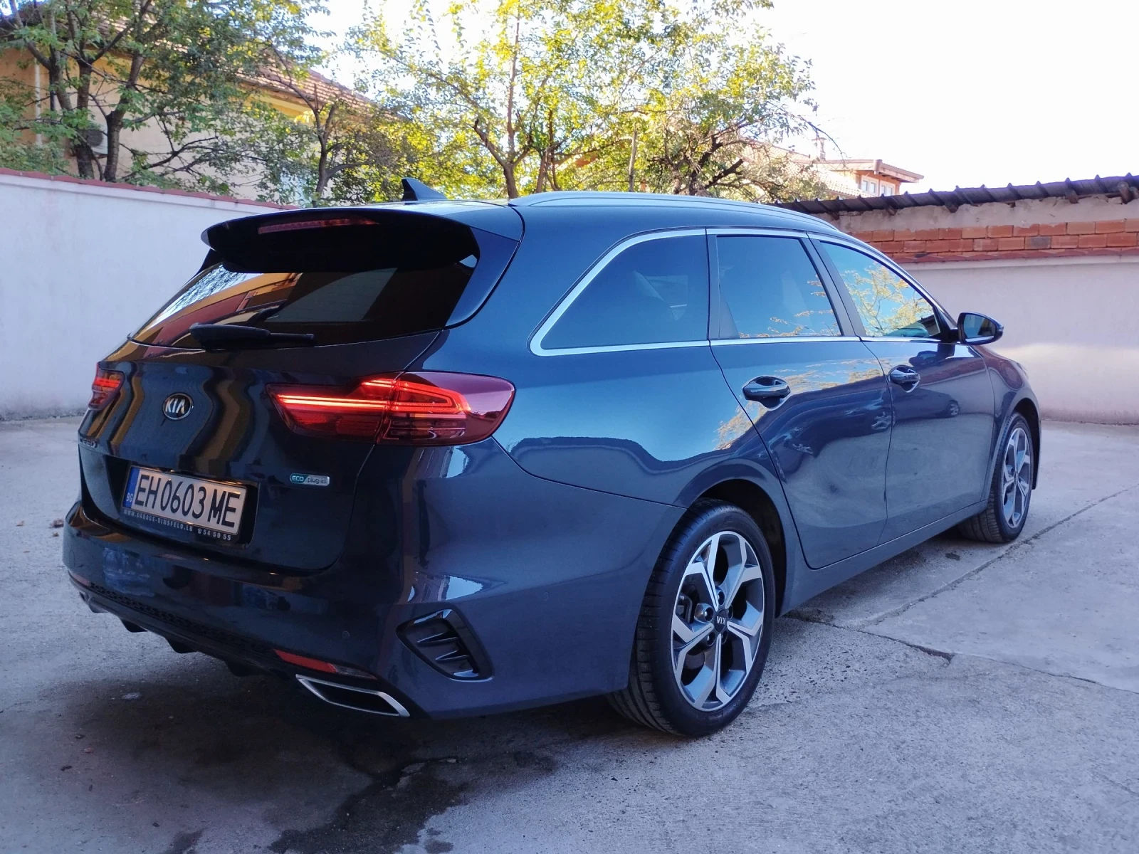 Kia Ceed plug in hybrid , снимка 3 - Автомобили и джипове - 54743460