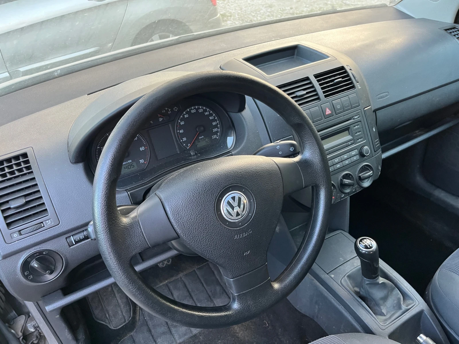 VW Polo, снимка 5 - Автомобили и джипове - 54840279