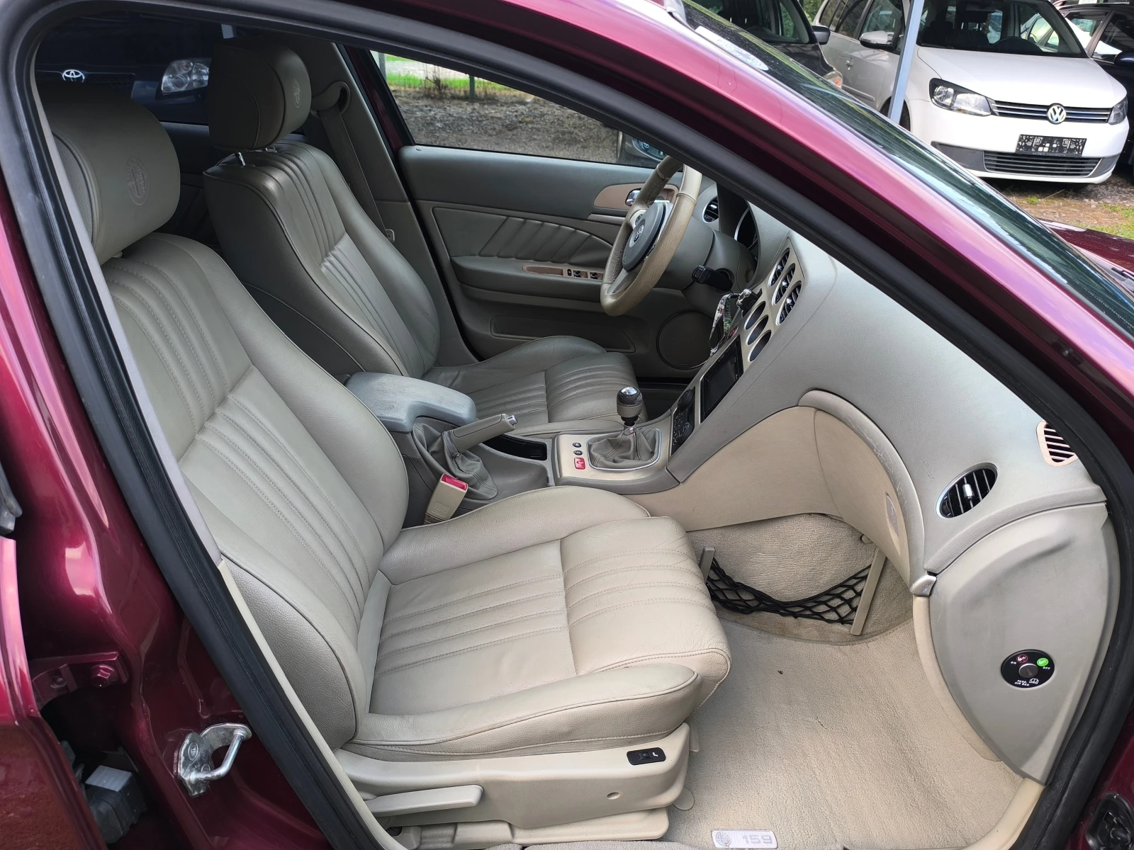Alfa Romeo 159 -1.9JTD-120кс-6 скорости-КОЖА-НАВИГАЦИЯ-ANDROID-, снимка 15 - Автомобили и джипове - 55143904