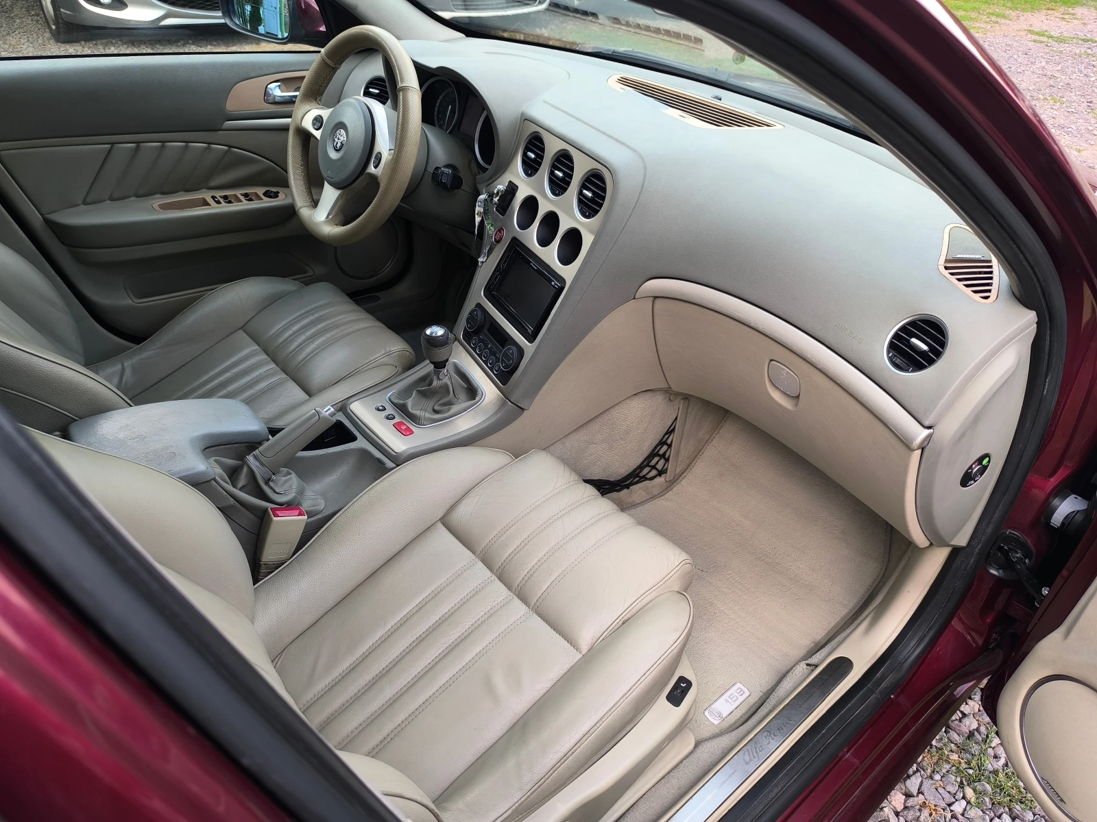 Alfa Romeo 159 -1.9JTD-120кс-6 скорости-КОЖА-НАВИГАЦИЯ-ANDROID-, снимка 14 - Автомобили и джипове - 55143904