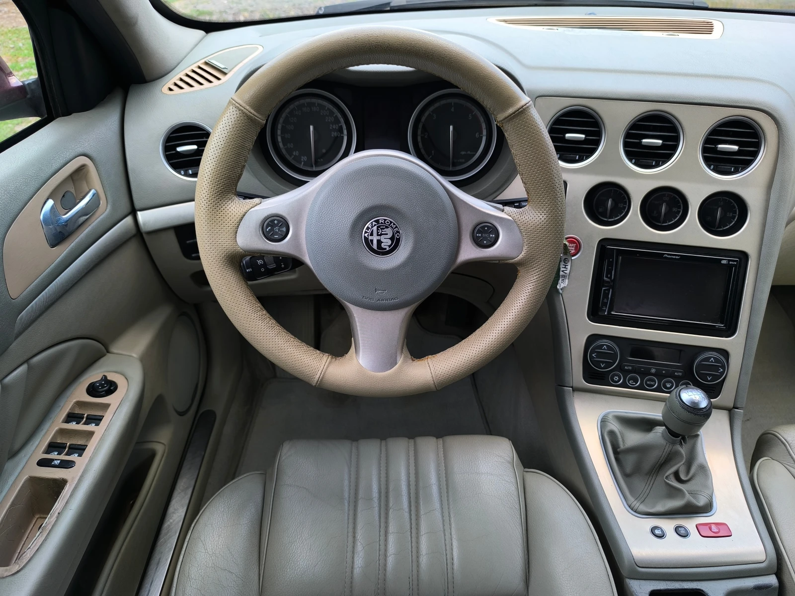 Alfa Romeo 159 -1.9JTD-120кс-6 скорости-КОЖА-НАВИГАЦИЯ-ANDROID-, снимка 11 - Автомобили и джипове - 55143904