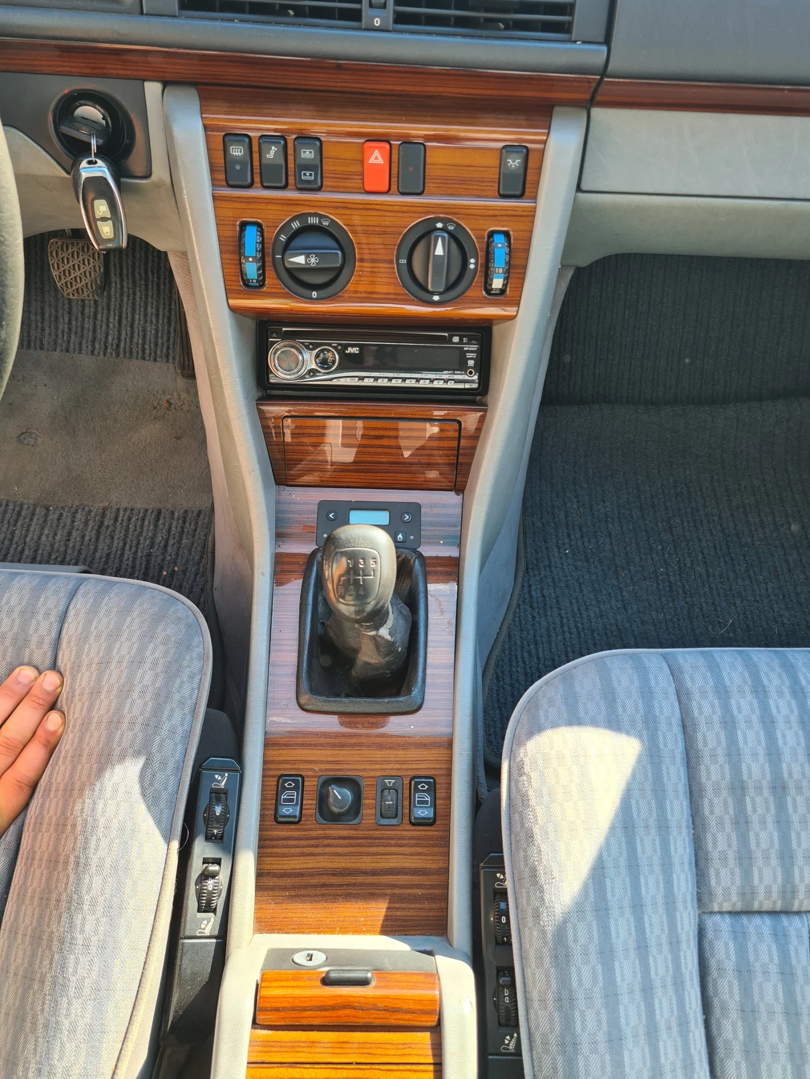 Mercedes-Benz 124 280E M104, снимка 9 - Автомобили и джипове - 55163895