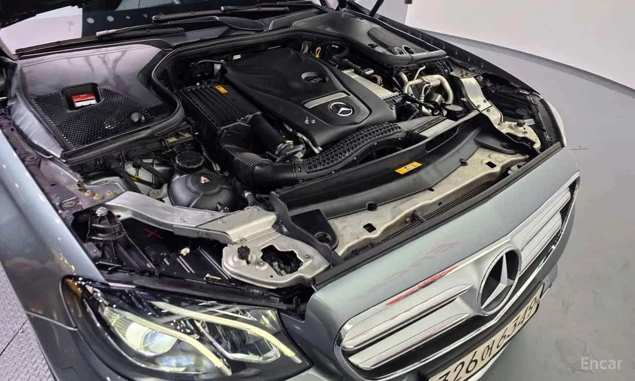Mercedes-Benz E 300 * E300 Avantgarde * CARFAX * ЦЕНА ДО БГ, снимка 17 - Автомобили и джипове - 55510605