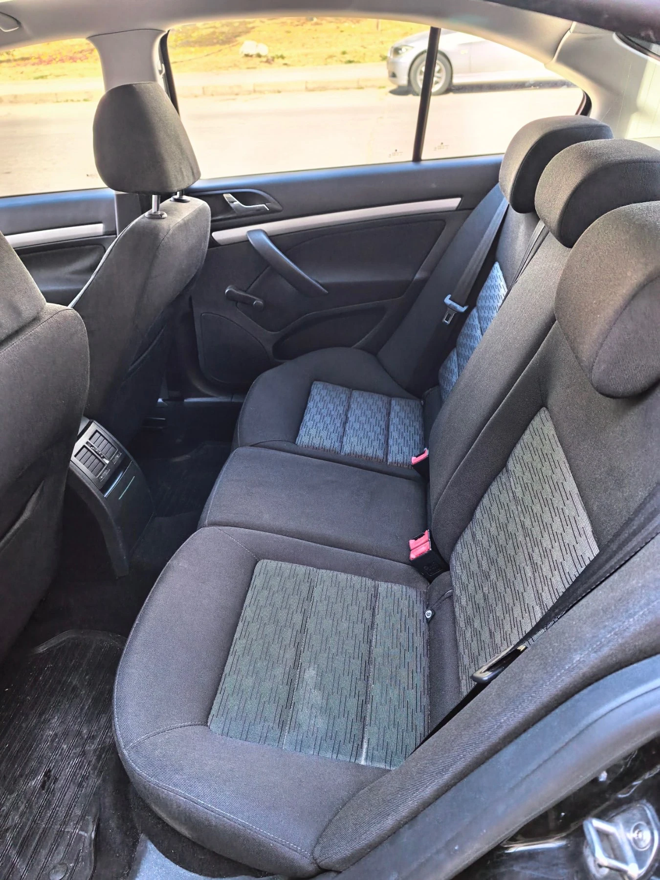 Skoda Octavia 2.0 TDI, снимка 13 - Автомобили и джипове - 56023720