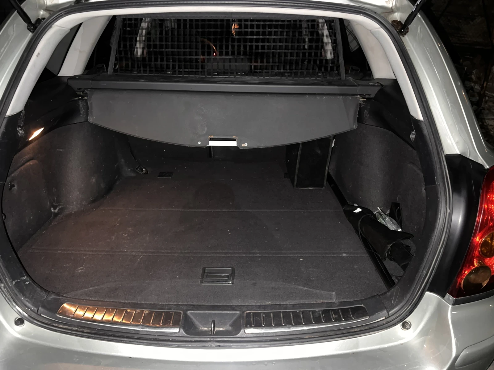 Toyota Avensis 2.0 Бензин 147к.с, снимка 8 - Автомобили и джипове - 56086266