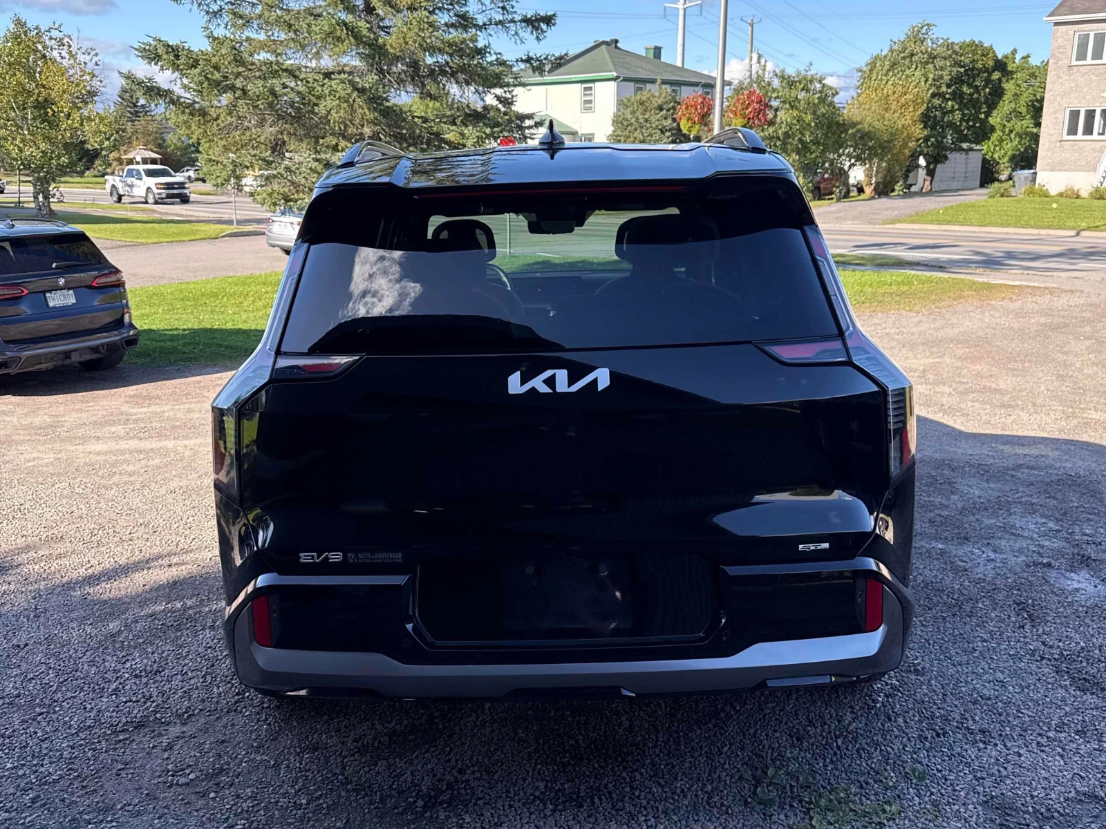 Kia EV9 Land w/GT Line Package AWD * CARFAX * , снимка 5 - Автомобили и джипове - 56087753
