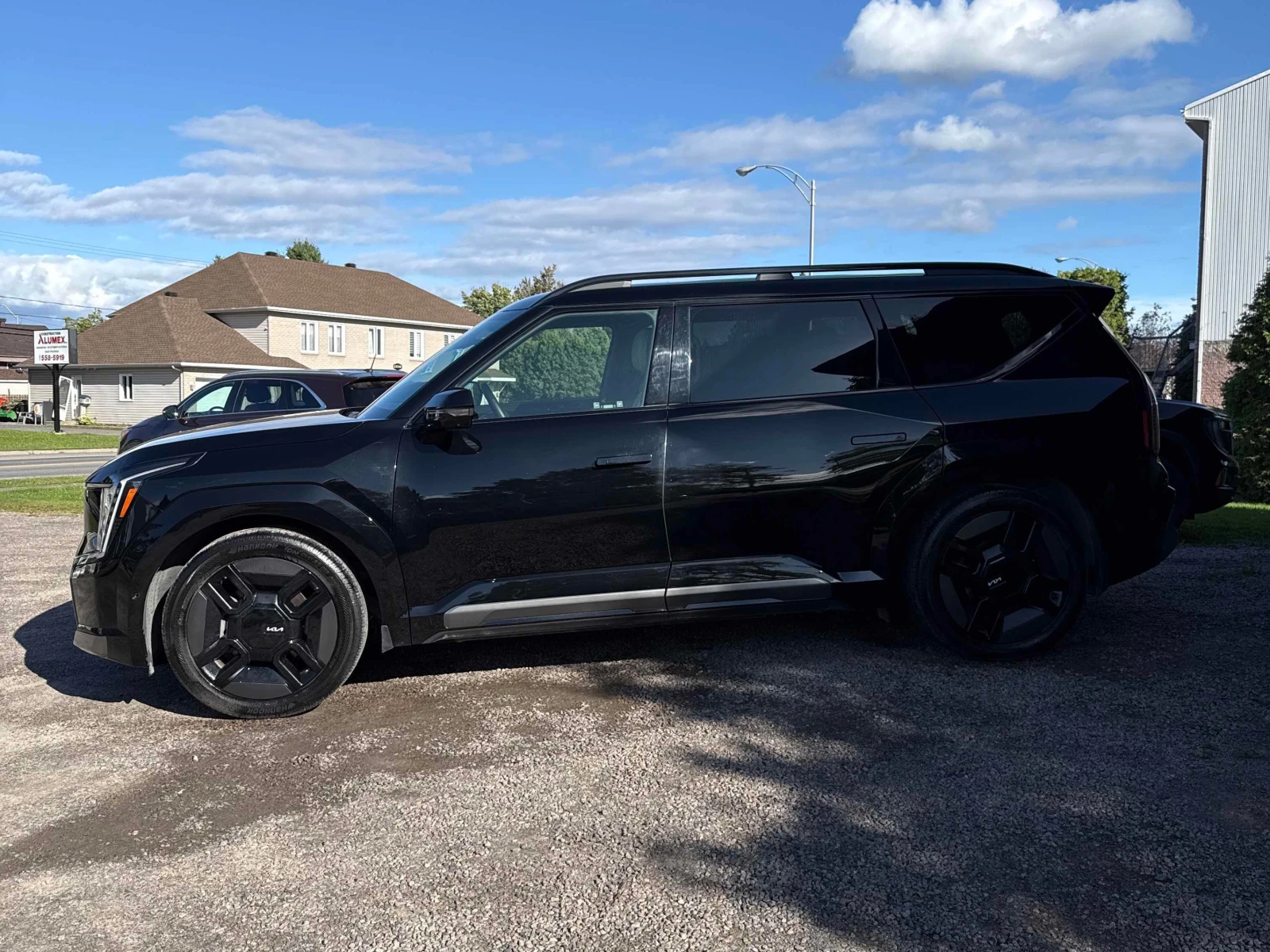 Kia EV9 Land w/GT Line Package AWD * CARFAX * , снимка 3 - Автомобили и джипове - 56087753