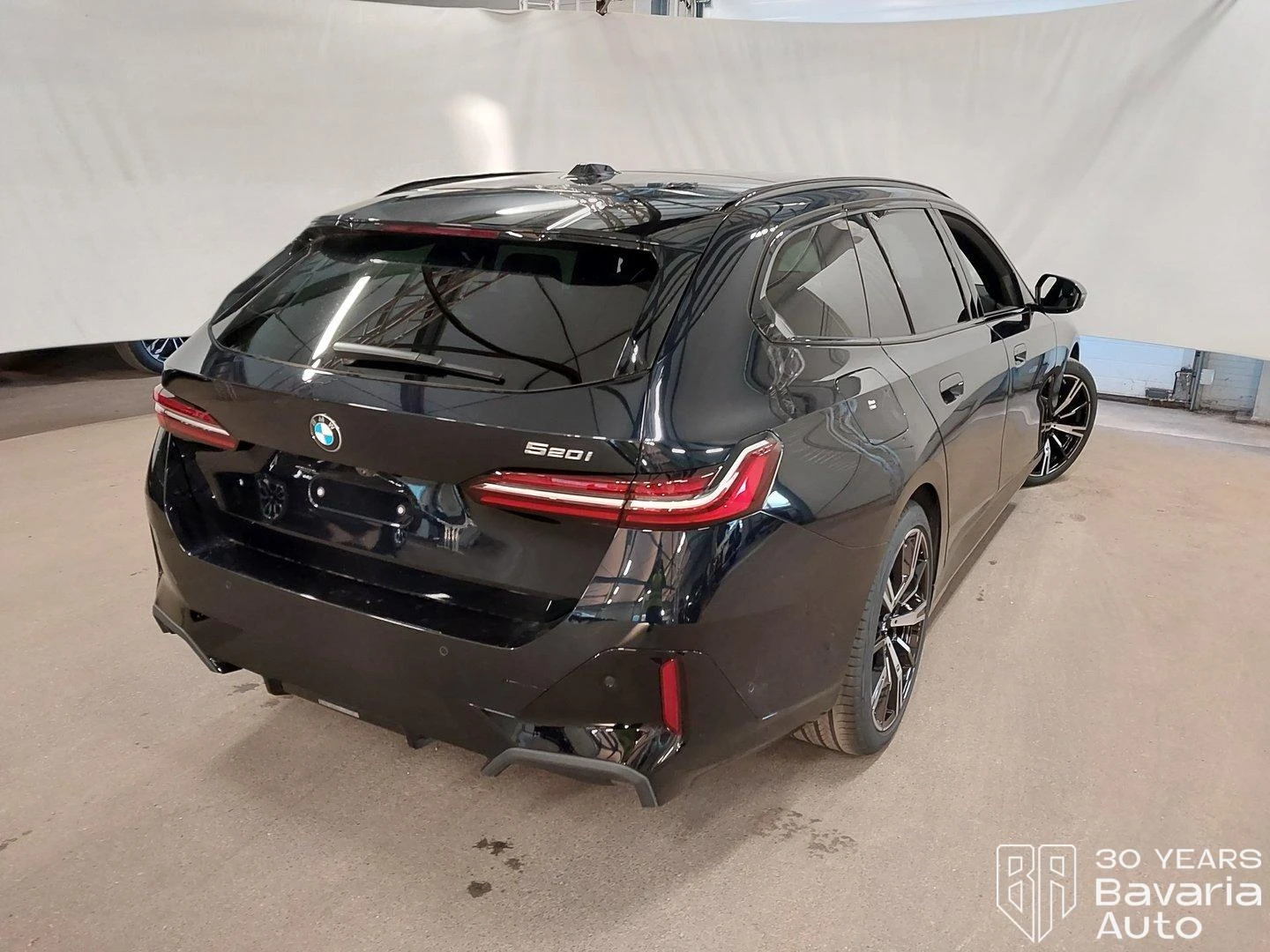 BMW 520 i Touring Steptronic, снимка 3 - Автомобили и джипове - 56712599