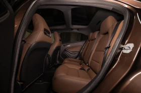 Mercedes-Benz GLA 250  * Панорама * Кожен салон * Подгрев на седалки * , снимка 12