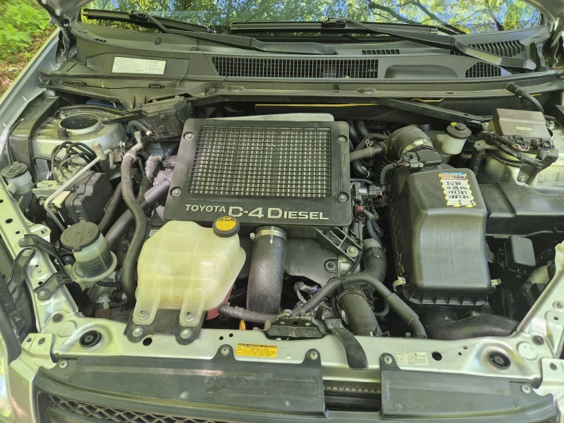 Toyota Rav4 2.0 D4D, снимка 11 - Автомобили и джипове - 52409057