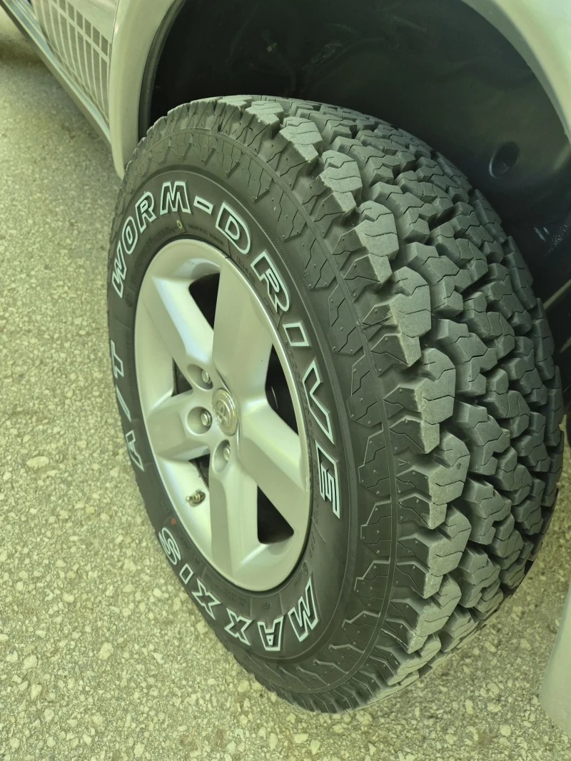 Toyota Rav4 2.0 D4D, снимка 12 - Автомобили и джипове - 52409057