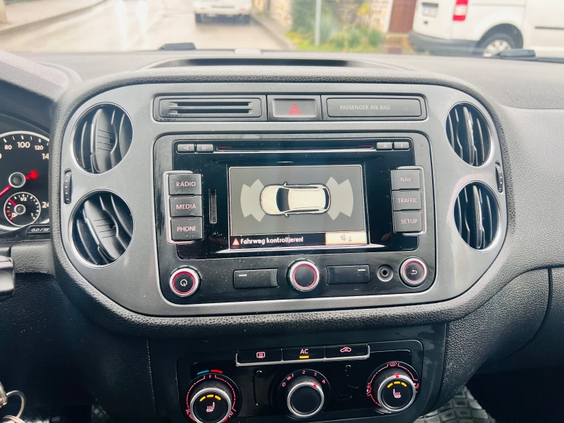 VW Tiguan 2000TDI 170 4* 4, снимка 17 - Автомобили и джипове - 52571084