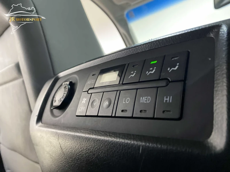 Toyota Sequoia, снимка 15 - Автомобили и джипове - 52795345