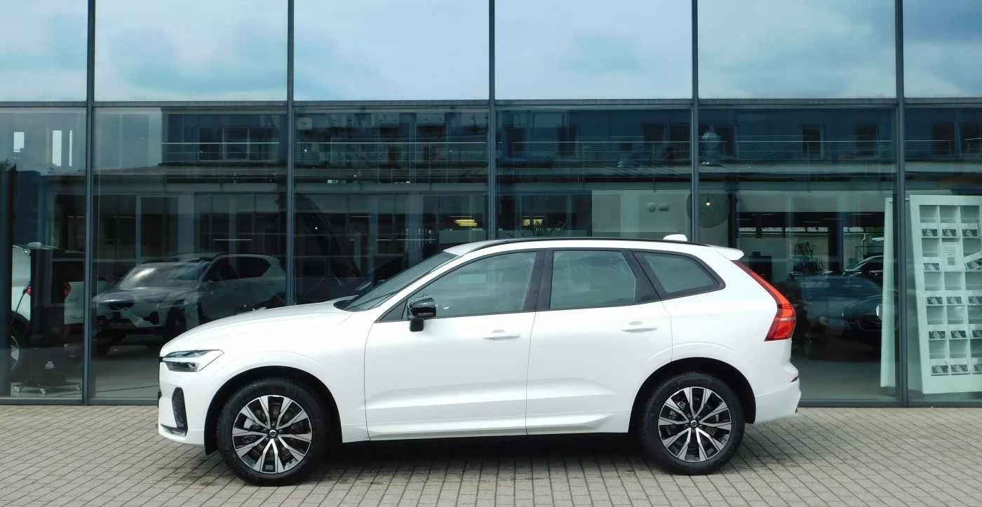 Volvo XC60 B4D AWD = Plus Dark= Гаранция - изображение 5