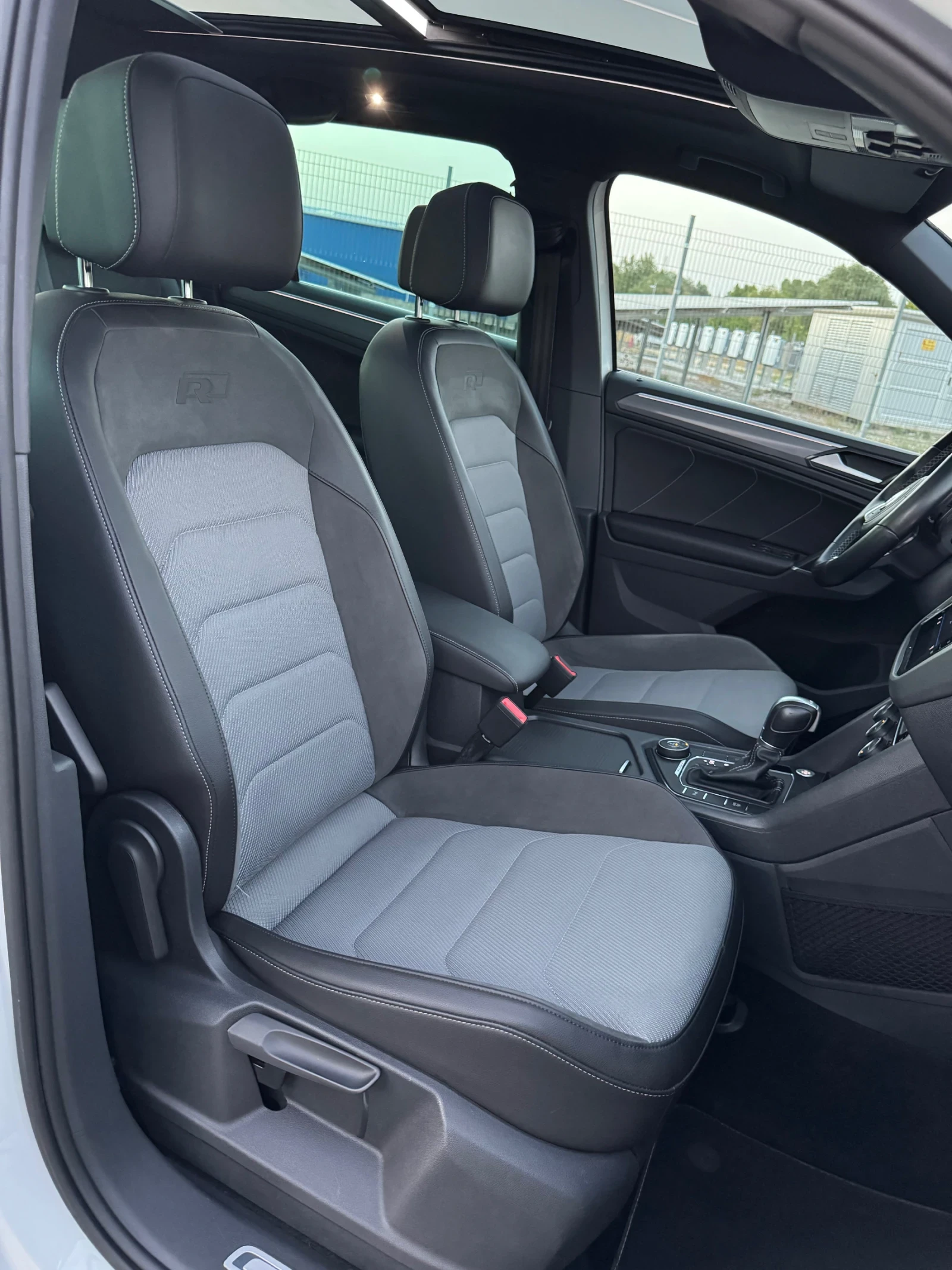 VW Tiguan 2.0TDI R-Line::4MOTION::PANO:KEYLESS::DISTRONIC - изображение 8