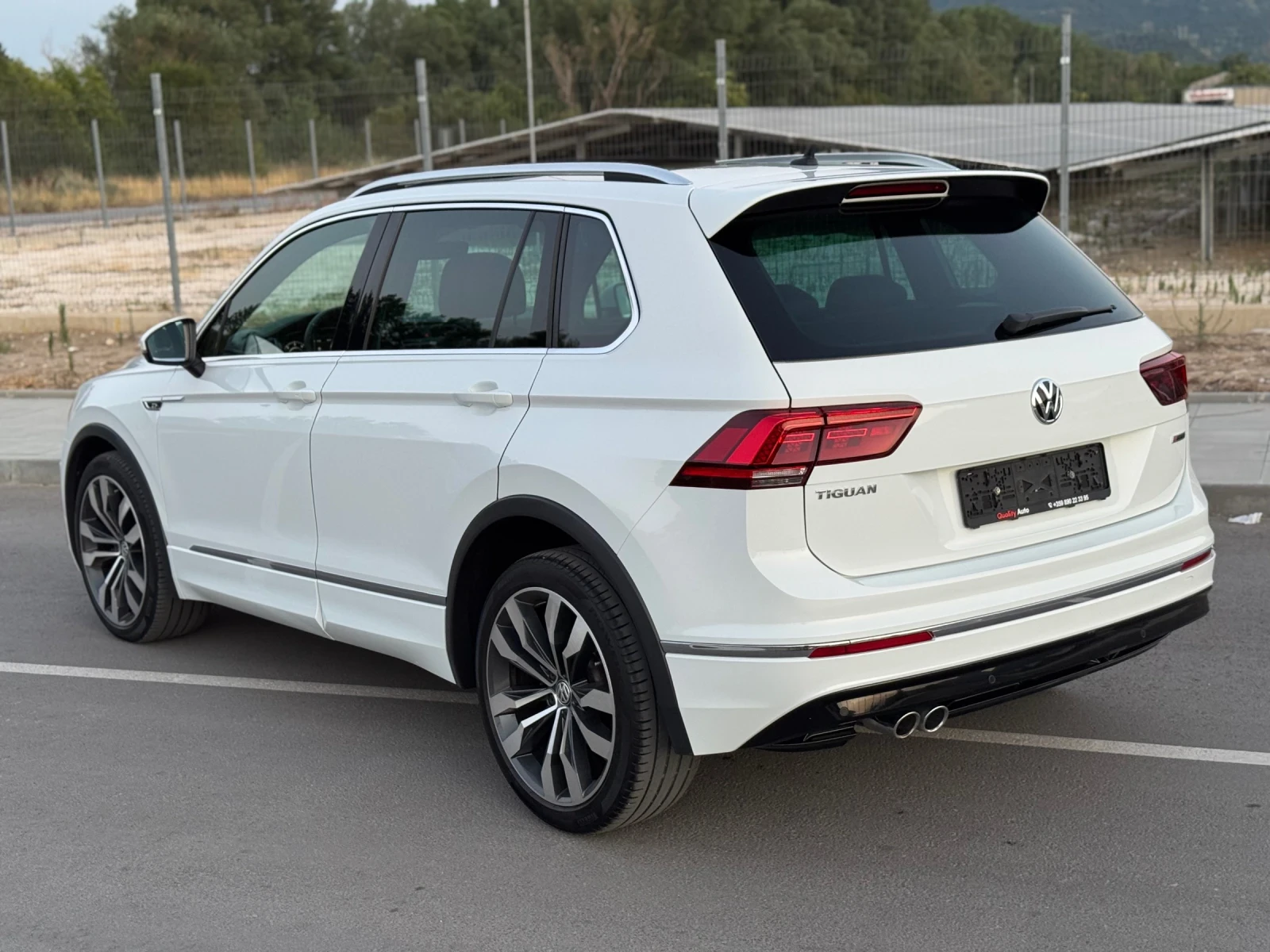 VW Tiguan 2.0TDI R-Line::4MOTION::PANO:KEYLESS::DISTRONIC - изображение 5