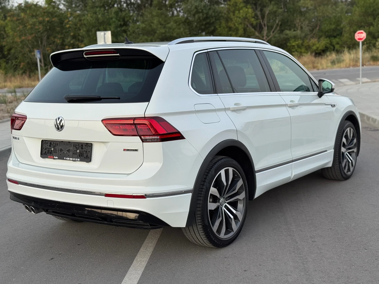 VW Tiguan 2.0TDI R-Line::4MOTION::PANO:KEYLESS::DISTRONIC - изображение 3