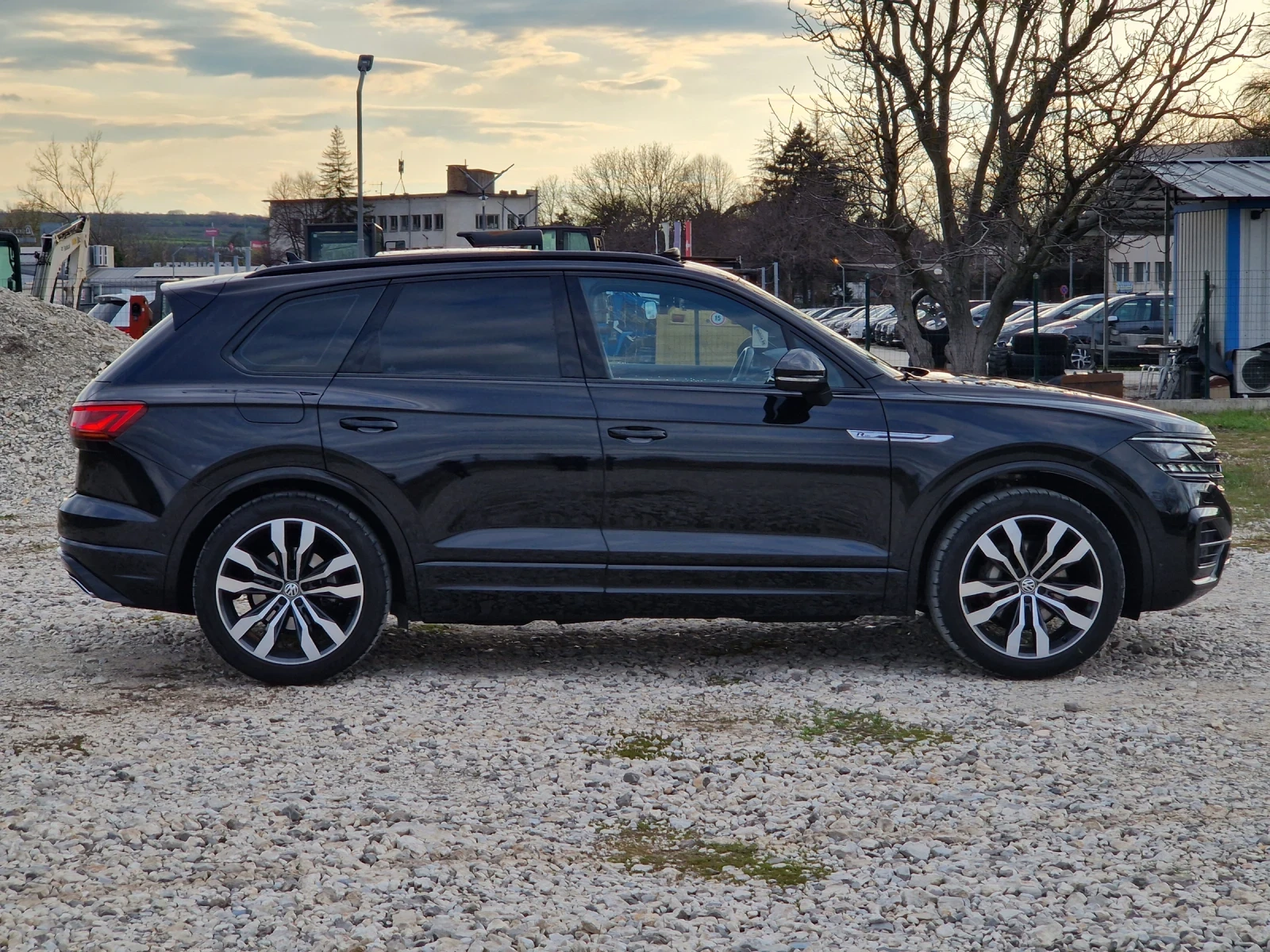 VW Touareg R-lineBlack/Softclose/Hud/Digital/IQmatri/EasyOpen | Mobile.bg   4