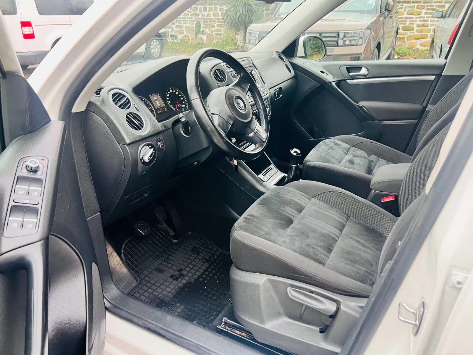 VW Tiguan 2000TDI 170 4* 4 - изображение 9