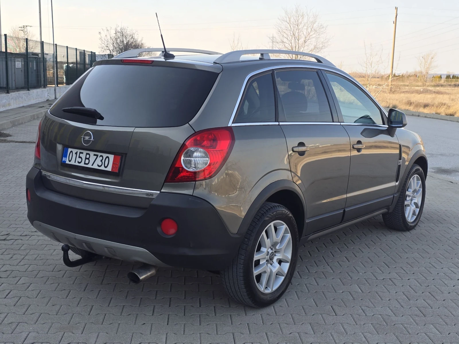 Opel Antara 2.4i/4X4/РЪЧКА/ПЪЛНА СЕРВИЗНА ИСТОРИЯ - изображение 4