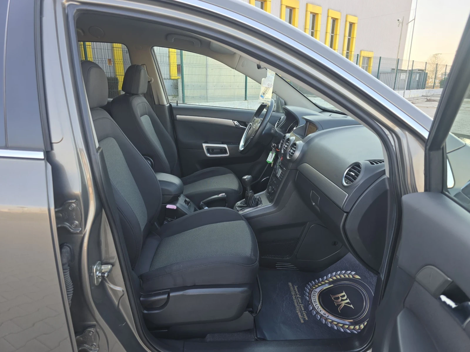 Opel Antara 2.4i/4X4/РЪЧКА/ПЪЛНА СЕРВИЗНА ИСТОРИЯ, снимка 14 - Автомобили и джипове - 53740296