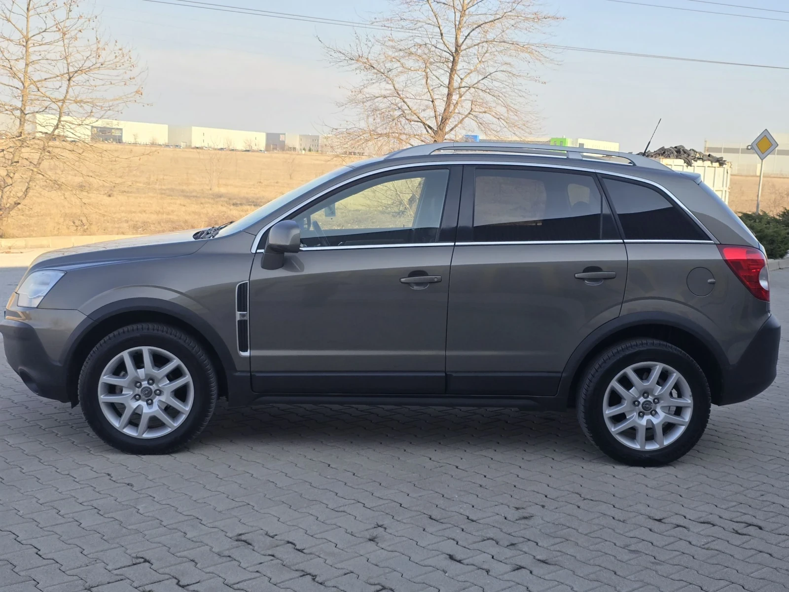 Opel Antara 2.4i/4X4/РЪЧКА/ПЪЛНА СЕРВИЗНА ИСТОРИЯ - изображение 7