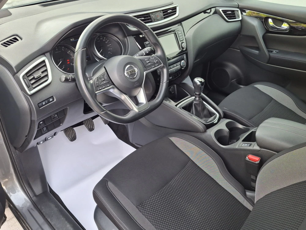 Nissan Qashqai 1.3 Petrol DIG-Turbo, снимка 10 - Автомобили и джипове - 54423149