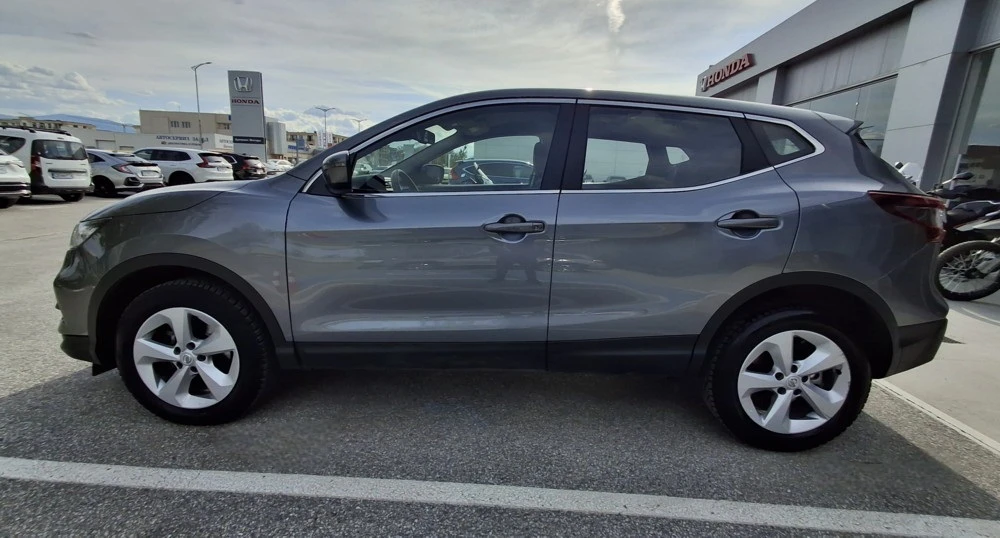 Nissan Qashqai 1.3 Petrol DIG-Turbo, снимка 9 - Автомобили и джипове - 54423149
