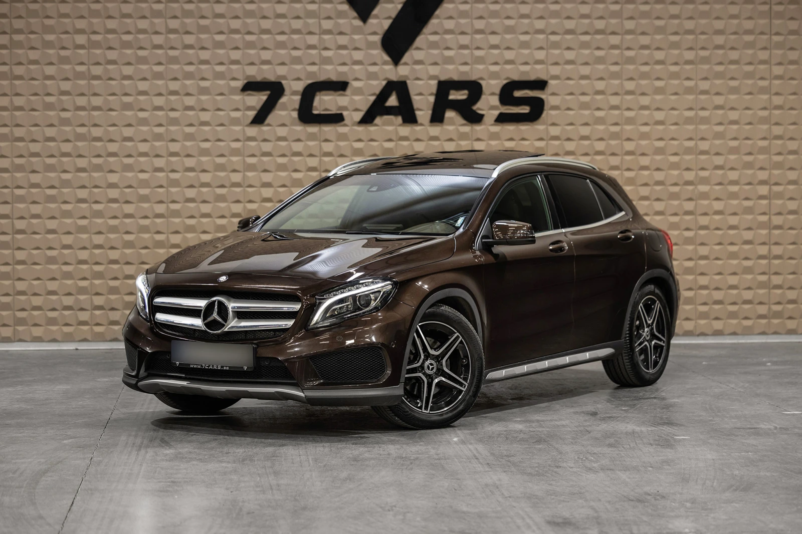 Mercedes-Benz GLA 250  * Панорама * Кожен салон * Подгрев на седалки * 
