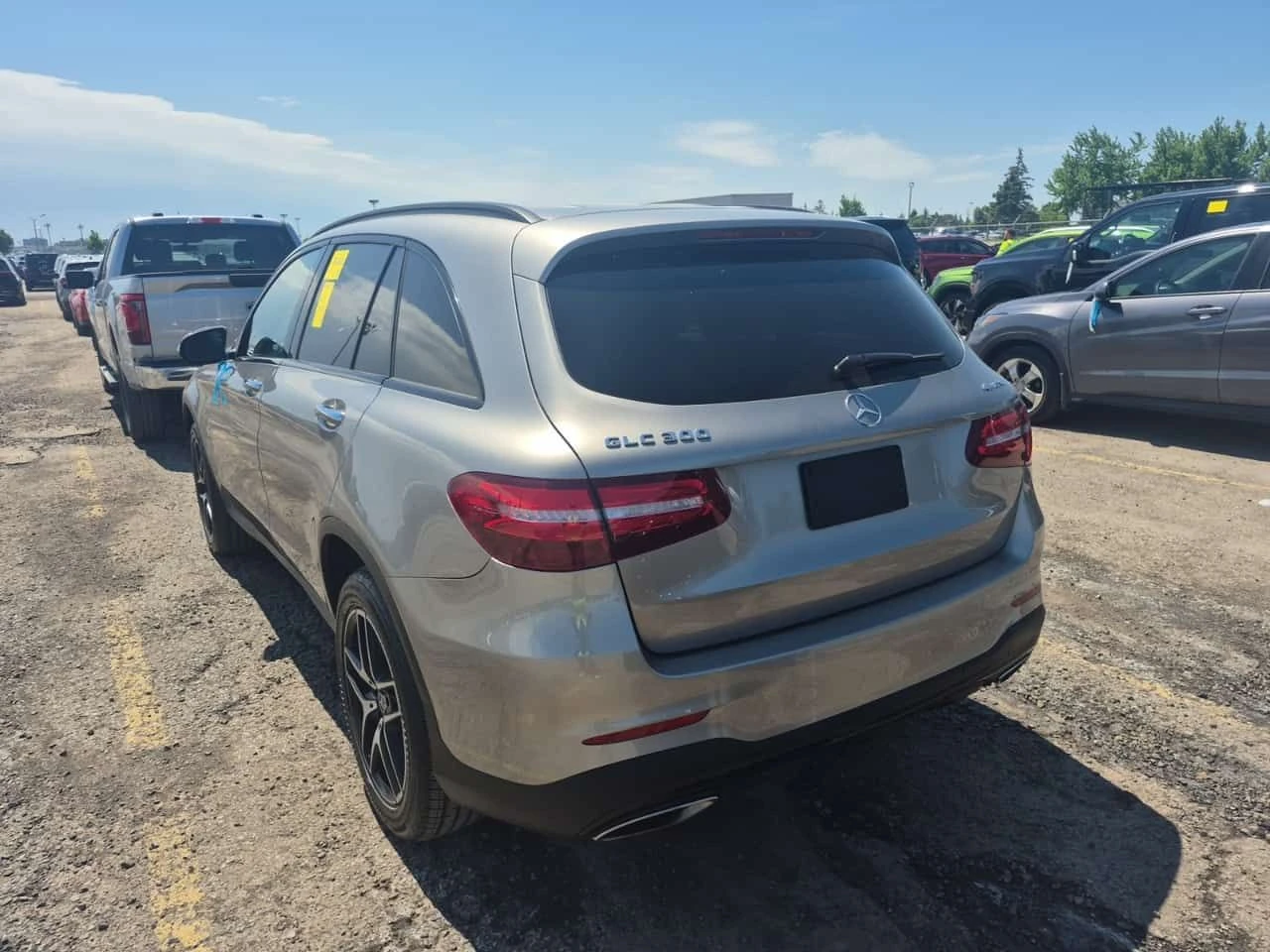 Mercedes-Benz GLC 300 * CARFAX * АВТОКРЕДИТ БЕЗ ПЪРВОНАЧАЛНА ВНОСКА, снимка 4 - Автомобили и джипове - 54697772