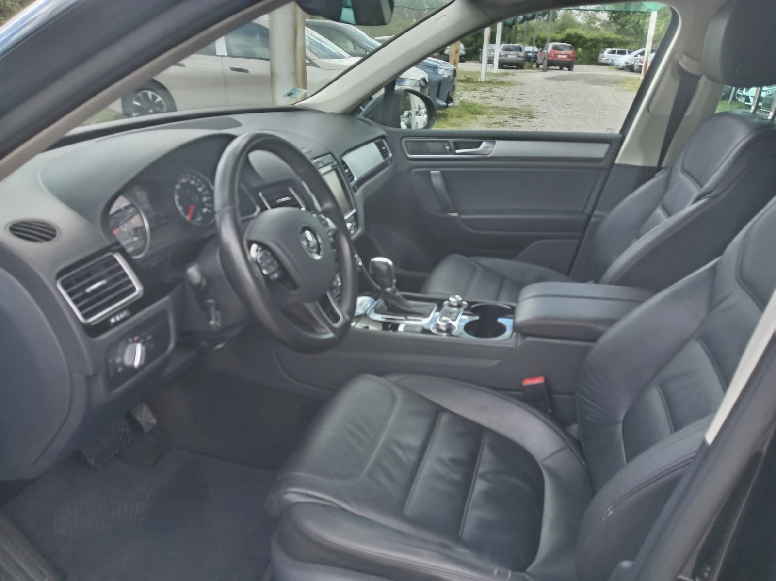 VW Touareg 3.0TDI 4motion, снимка 7 - Автомобили и джипове - 54765816