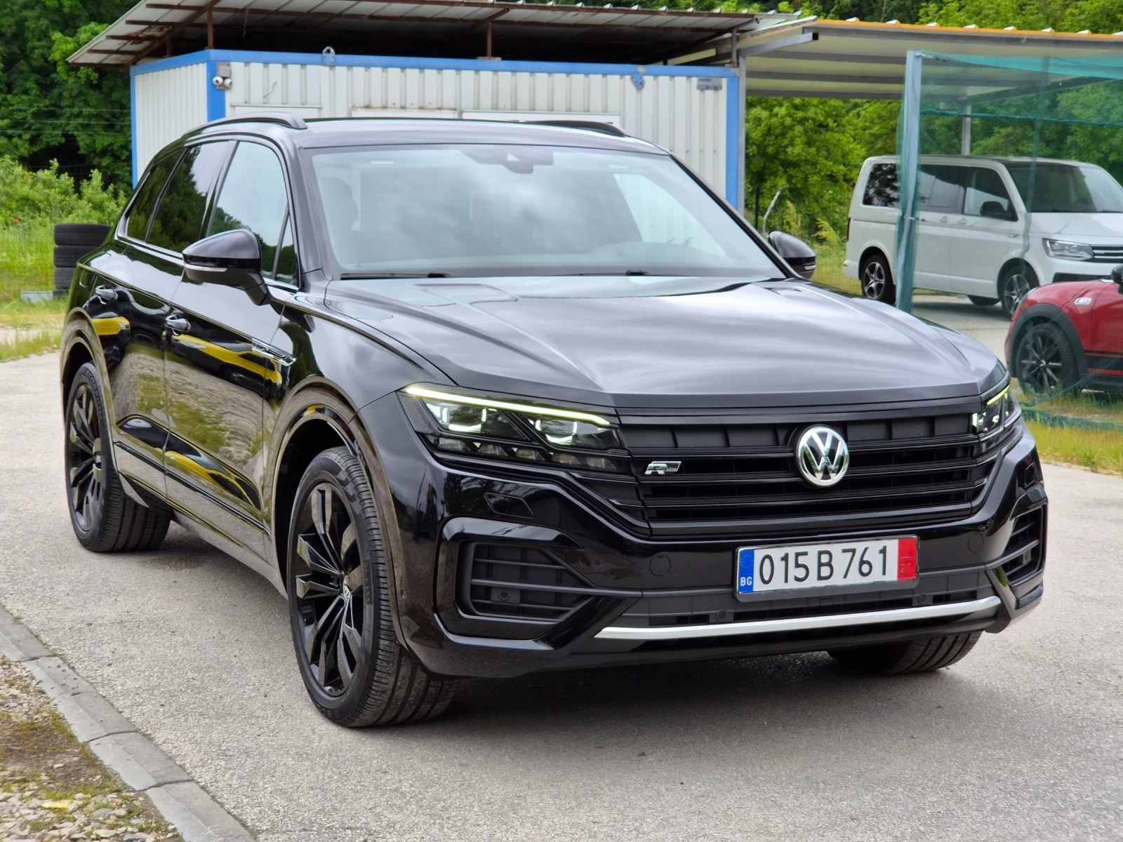 VW Touareg R-LINE Black/Soft close/Digital/EasyOpen/IQ Matrix, снимка 3 - Автомобили и джипове - 54801704