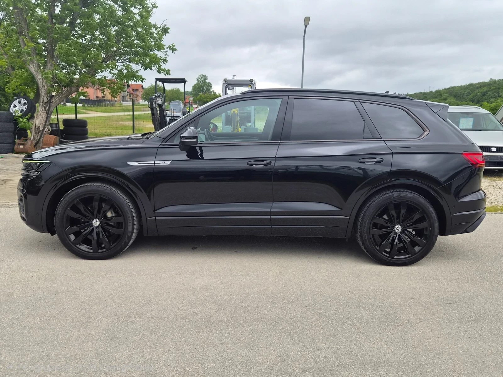VW Touareg R-LINE Black/Soft close/Digital/EasyOpen/IQ Matrix, снимка 8 - Автомобили и джипове - 54801704