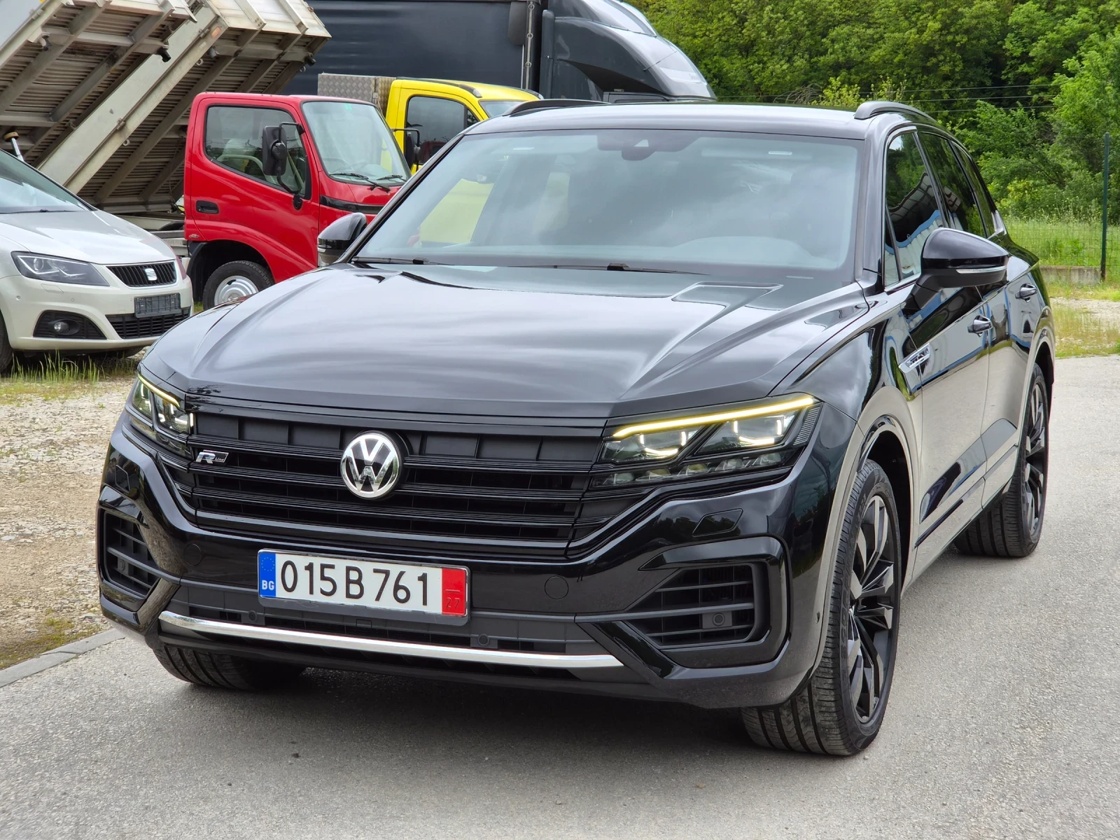 VW Touareg R-LINE Black/Soft close/Digital/EasyOpen/IQ Matrix, снимка 2 - Автомобили и джипове - 54801704