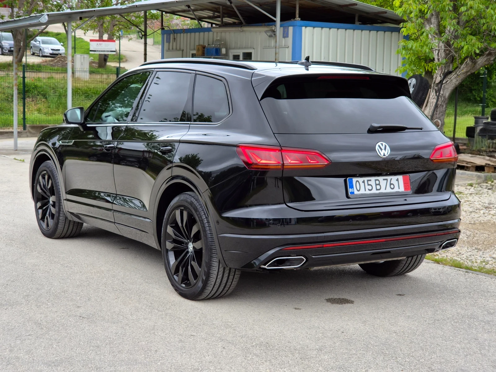 VW Touareg R-LINE Black/Soft close/Digital/EasyOpen/IQ Matrix, снимка 7 - Автомобили и джипове - 54801704