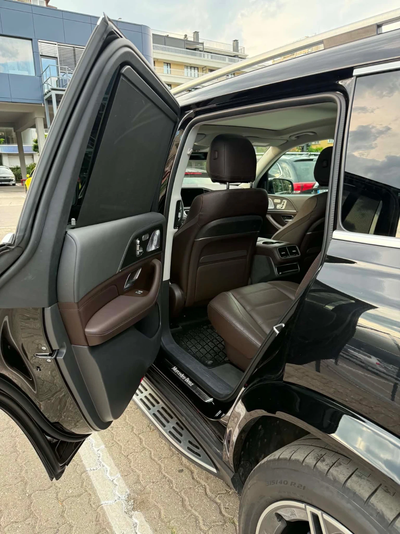 Mercedes-Benz GLS580, снимка 9 - Автомобили и джипове - 55838720